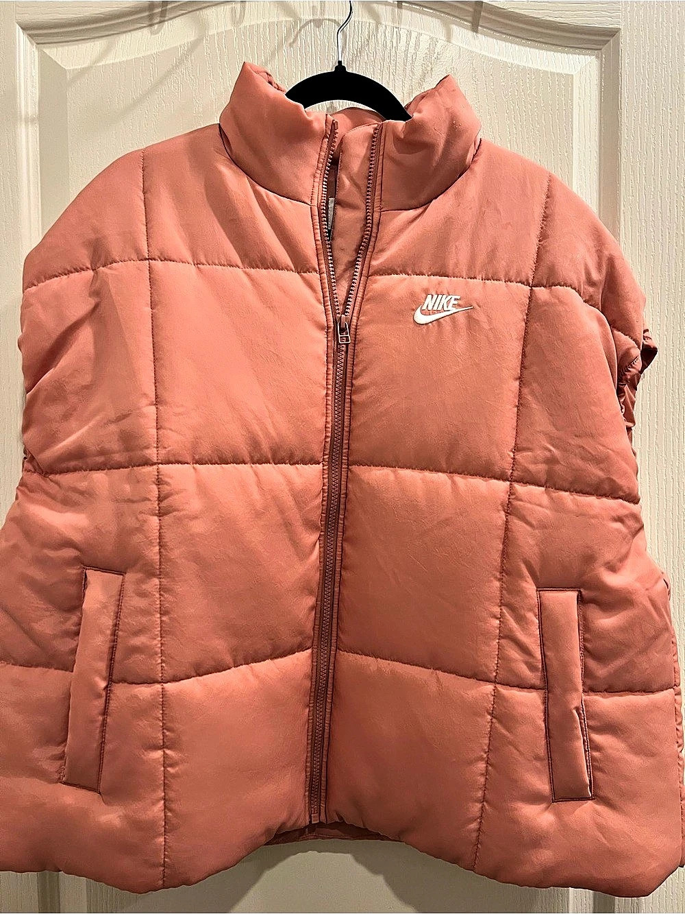 Nike Sportswear Classic Puffer Therma-FIT Loose Vest Pink Medium